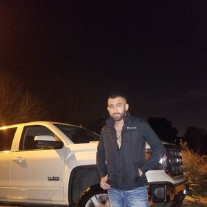 Meet your Posher, Dennis